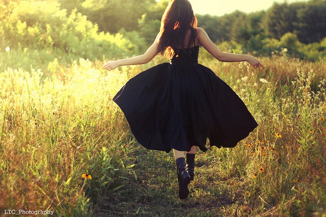 small business success, girl walk