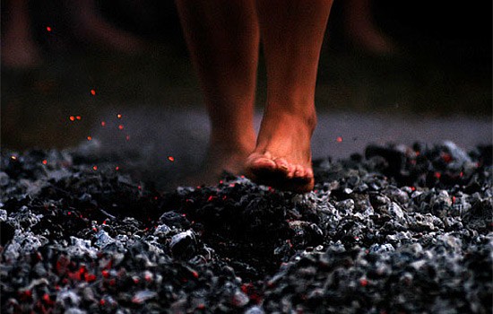 tony robbins firewalk